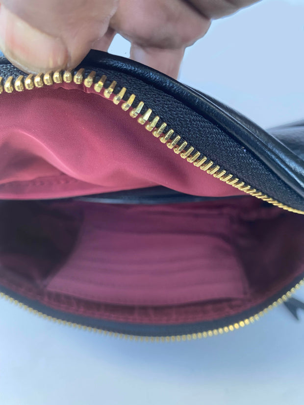 Genuine leather belt bag with smell-proof technology. Slots and pockets keep you organized and a discrete scent-concealing pocket keeps your stash quiet while you go about your day and get things done.