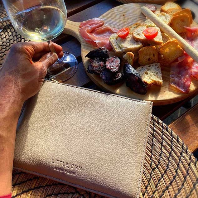 ★25SS★Kith Women Leather Apple Pouch Kith Women Leather Apple Pouch - Newt